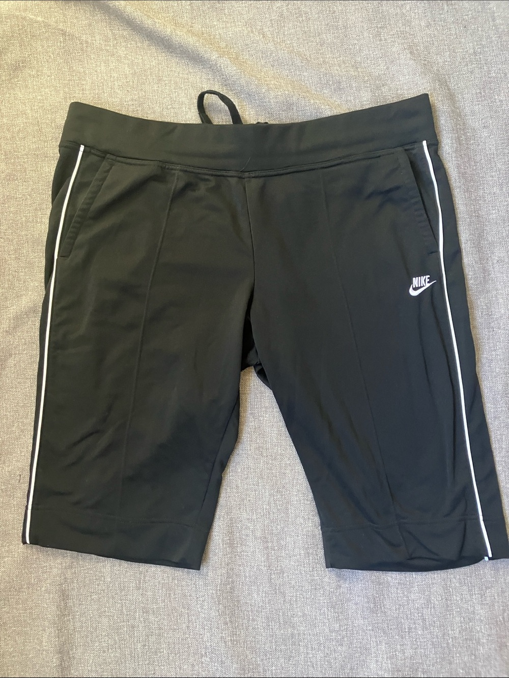 Nike Retro Knee Length Athletic/Athleisure Shorts Black White Trim Size Xl
